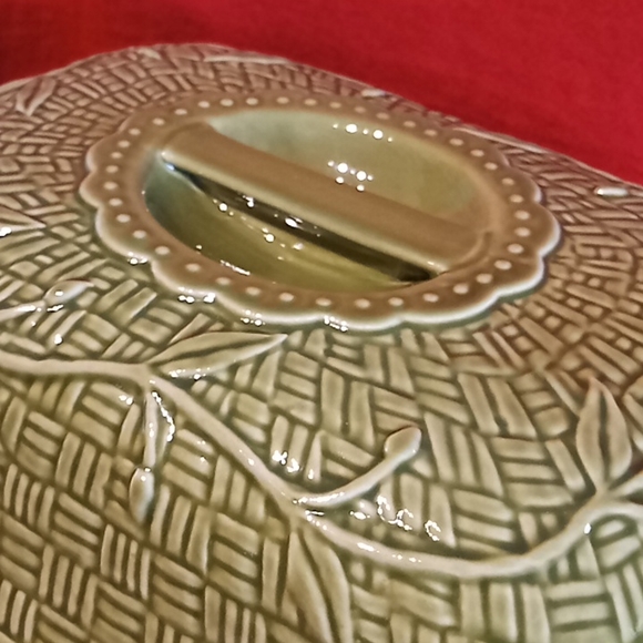 TEMP-TATIONS Presentable Ovenware Covered Green Casserole Dish. 4 Qt. by Tara. - Picture 9 of 16